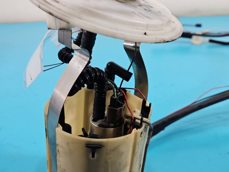 Паливний насос Volvo S60 8683328 — фото деталі 5