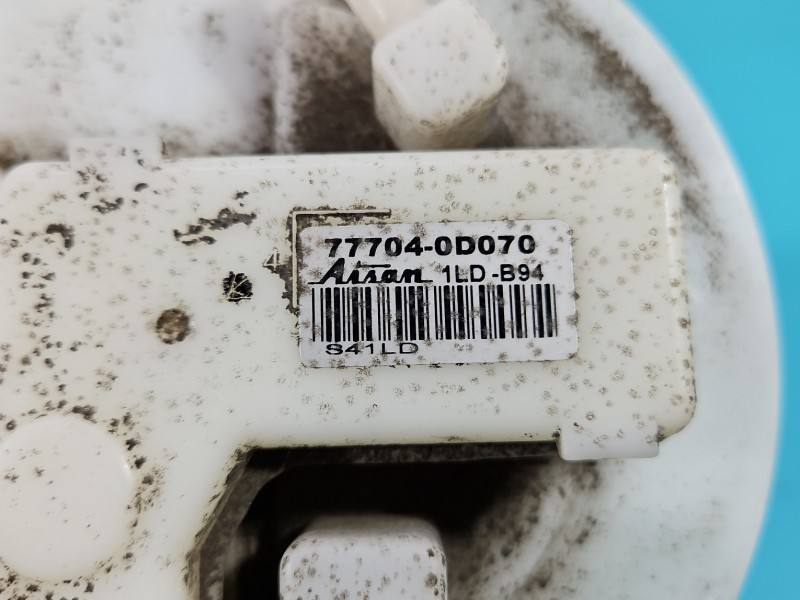 Паливний насос Toyota Yaris 3 77704-0D070 — фото деталі 6