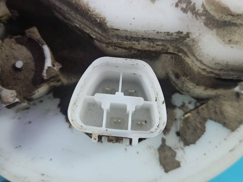 Паливний насос Toyota Auris 77704 47060 — фото деталі 3