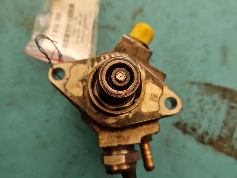 Топливный насос Volkswagen Polo 04E127026H — фото детали 5