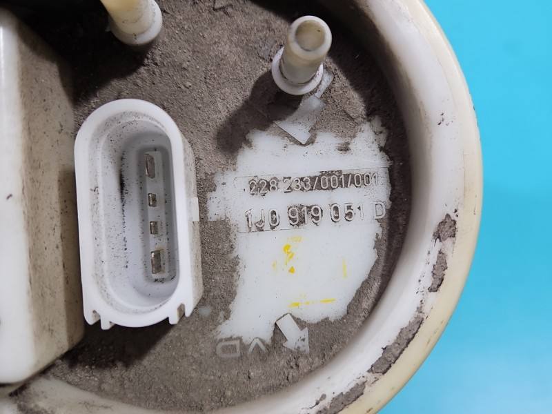 Паливний насос Skoda Octavia 1 1J0919051D — фото деталі 4