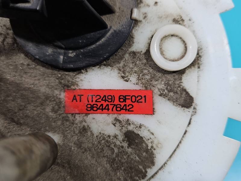 Топливный насос Chevrolet Aveo T200 96447642 — фото детали 4
