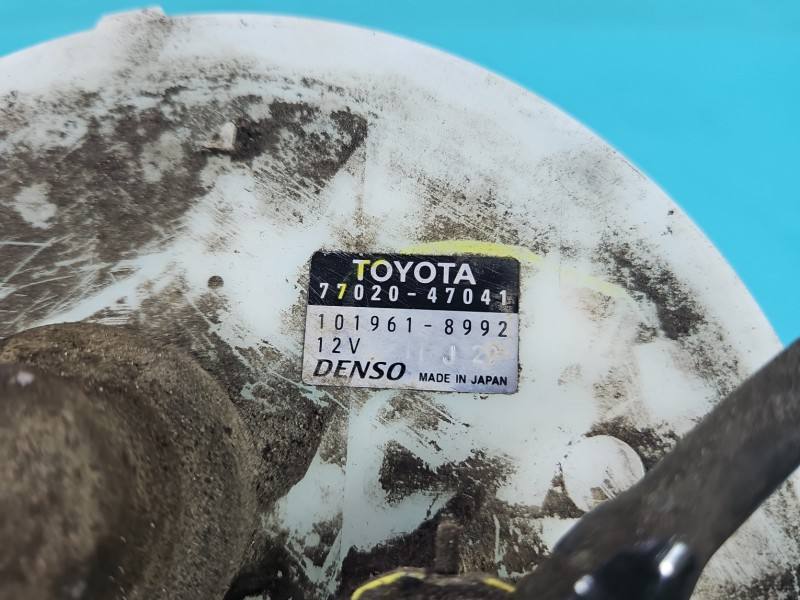 Топливный насос Toyota Prius 77020-47041 — фото детали 4