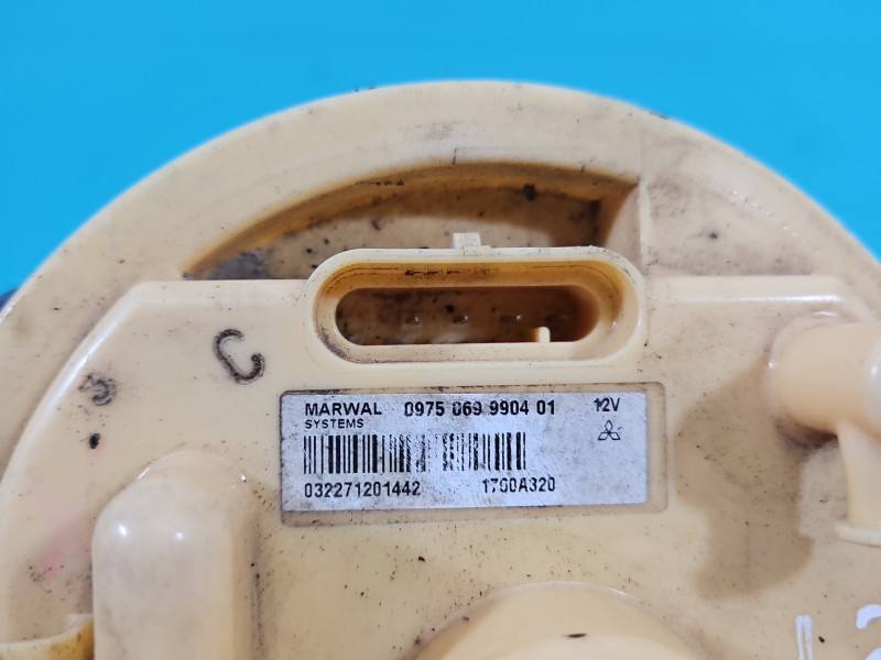 Топливный насос Mitsubishi Colt 0975069990401 — фото детали 4
