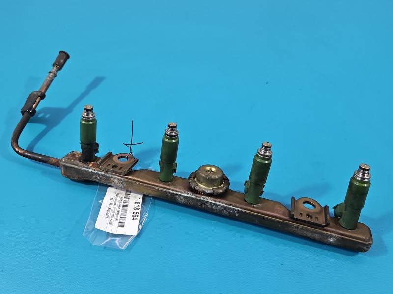 Форсунка Toyota Avensis T25 23250-22040