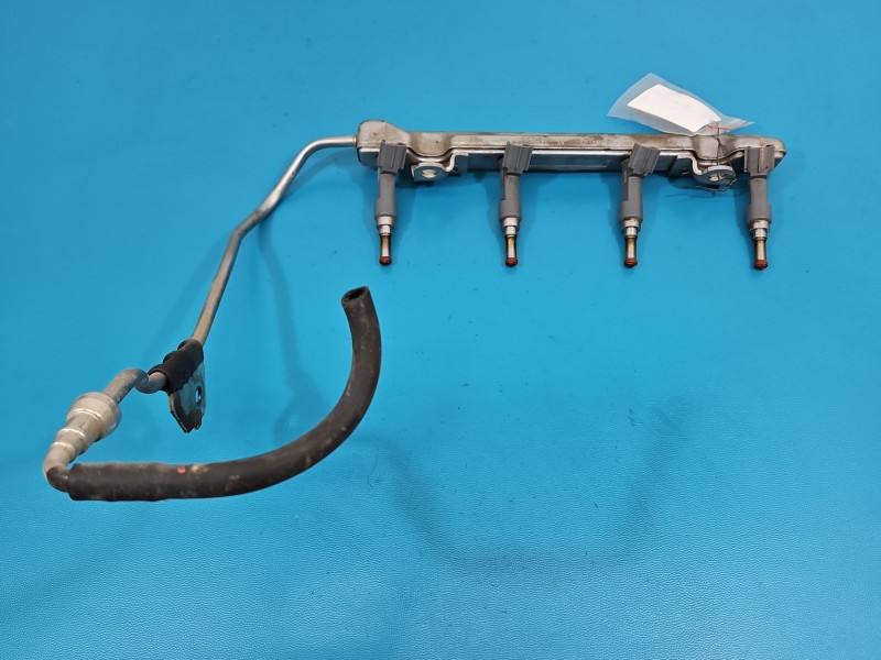 Форсунка Toyota Corolla E21 23250-0T110 — фото деталі 2