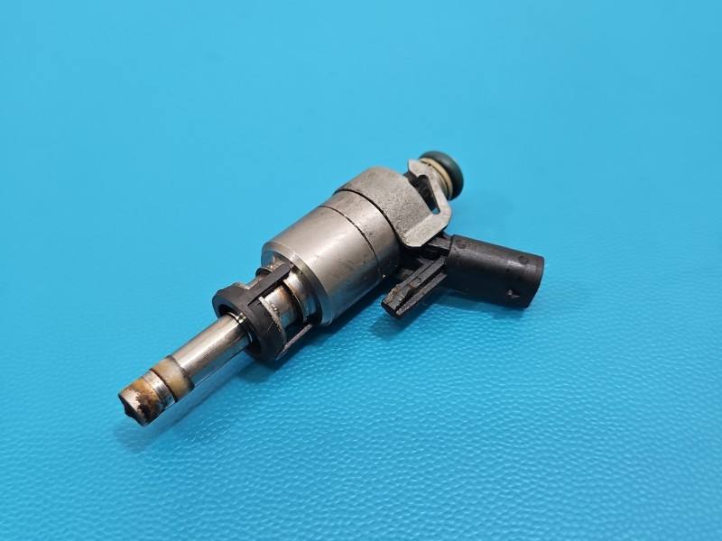 Форсунка Audi A4 B9 0261500244
