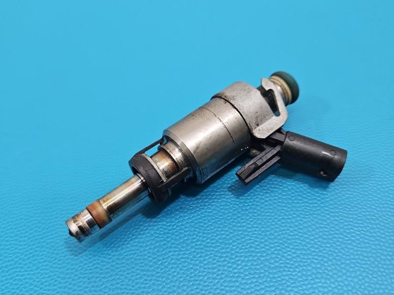 Форсунка Audi A4 B9 0261500244