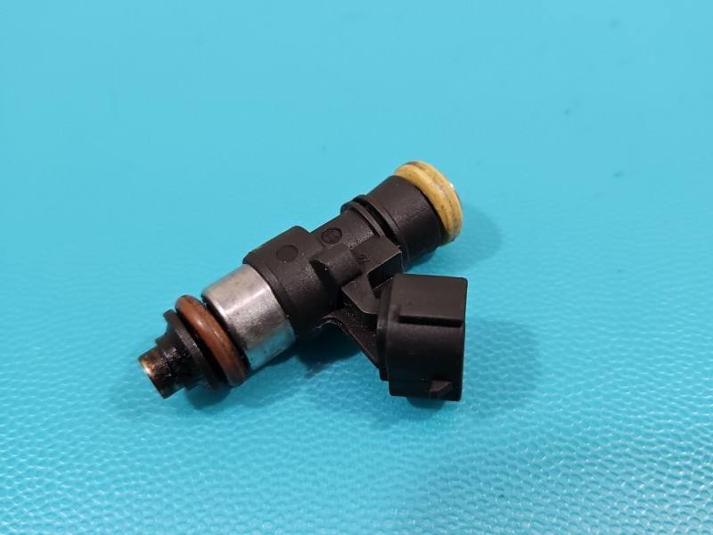 Форсунка Volkswagen Passat B7 0280158831DE