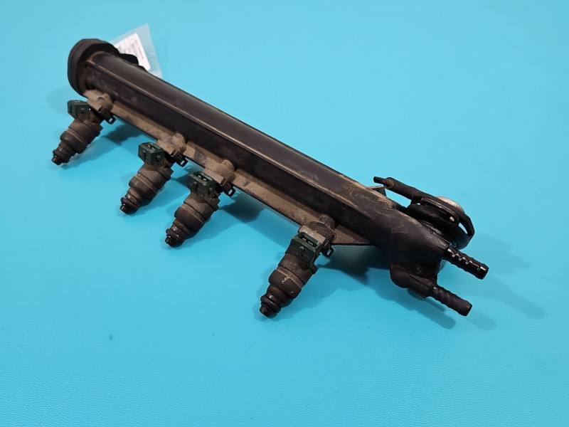 Форсунка Volkswagen Bora 06A133317A