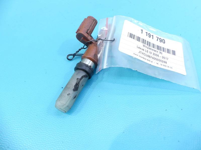 Форсунка Lexus LS 23250-38020