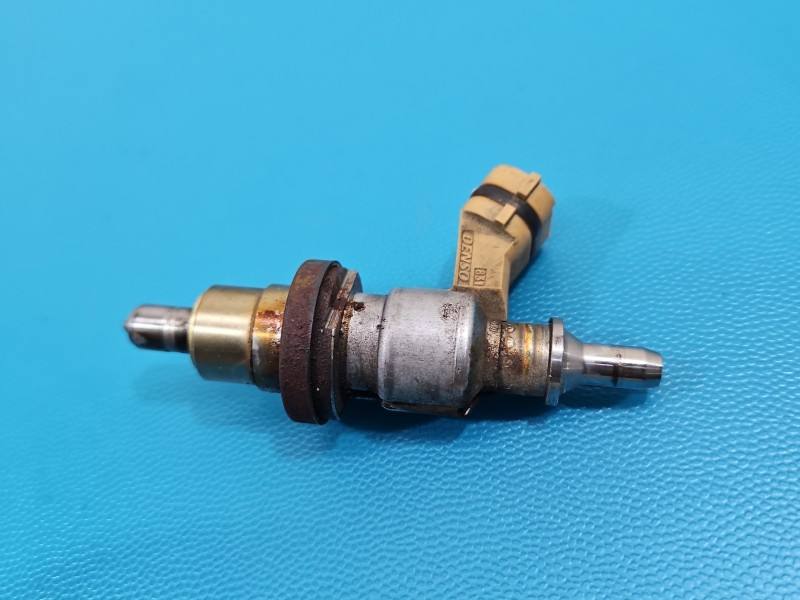 Форсунка Toyota Verso 23710-26011 — фото детали 2