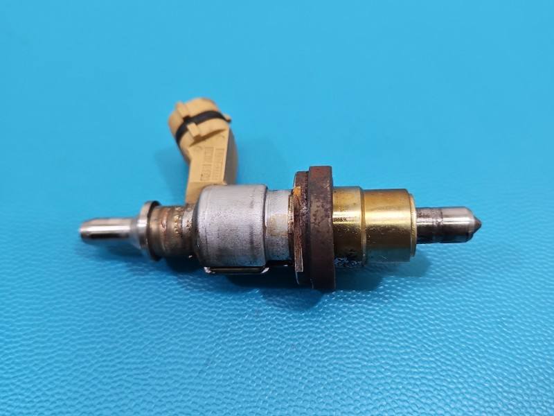 Форсунка Toyota Verso 23710-26011 — фото детали 3
