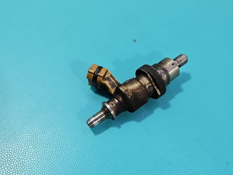 Форсунка Toyota Avensis T25 23710-26010 — фото деталі 2