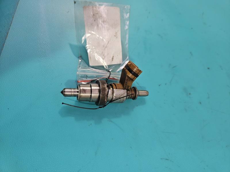 Форсунка Toyota Avensis T25 23710-26011