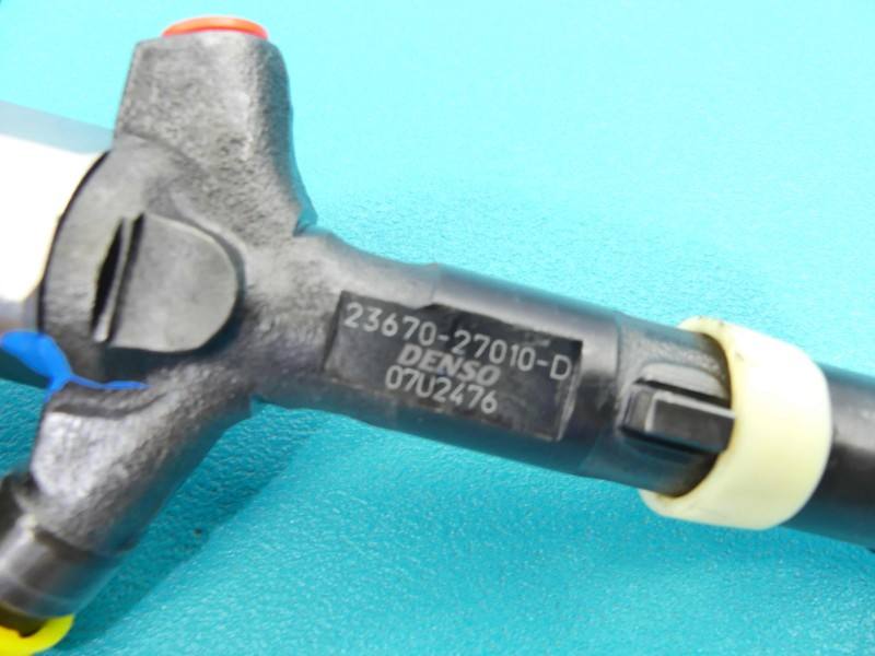 Форсунка Toyota Avensis T22 23670-27010-D — фото деталі 3