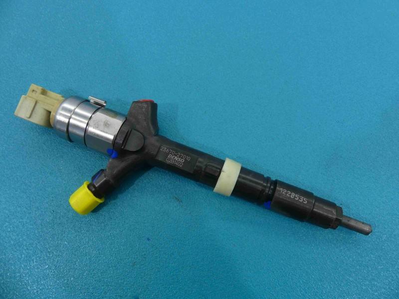 Форсунка Toyota Avensis T22 23670-27010