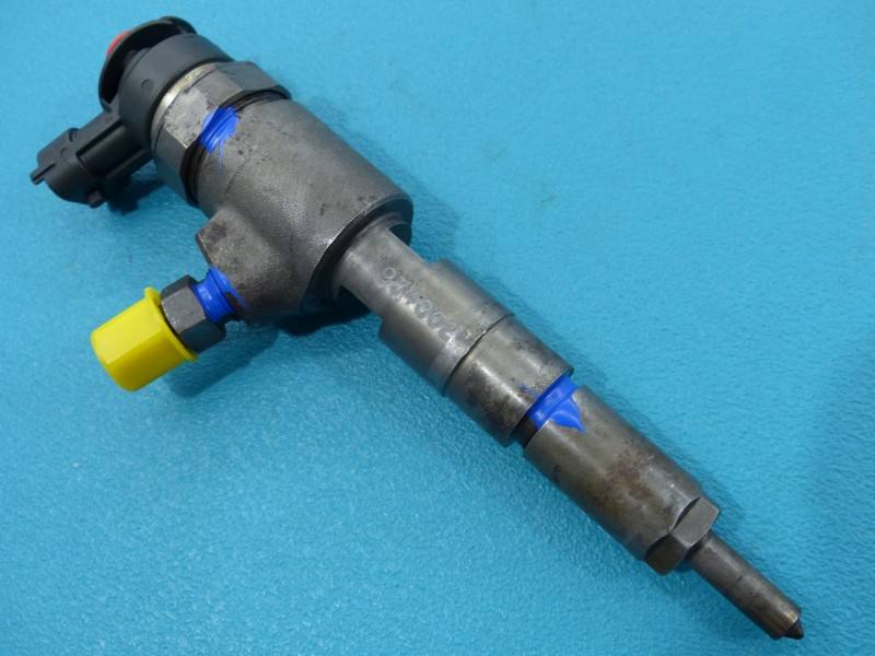 Форсунка Peugeot 206 0445110075