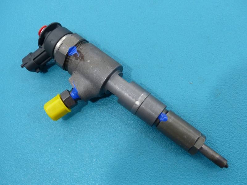 Форсунка Peugeot 206 0445110075
