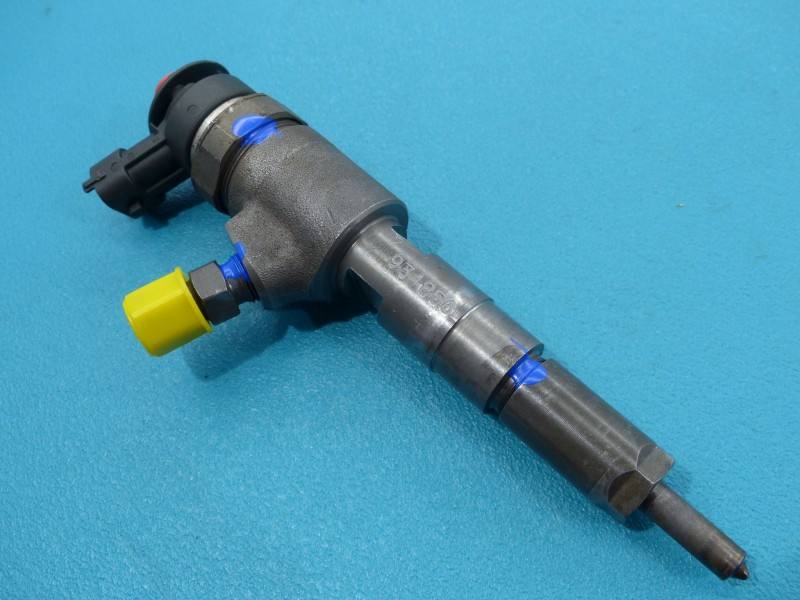 Форсунка Peugeot 206 0445110075