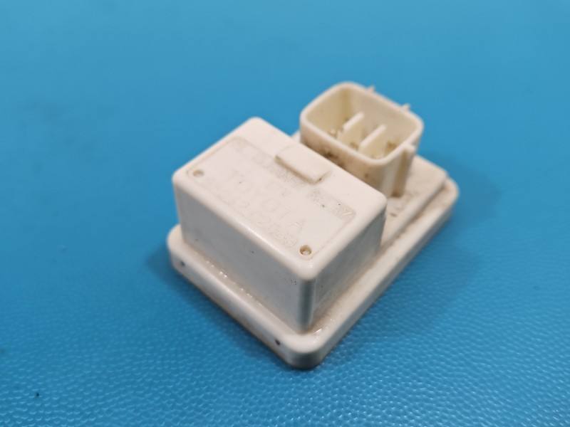 Реле Toyota Verso 85942-02060