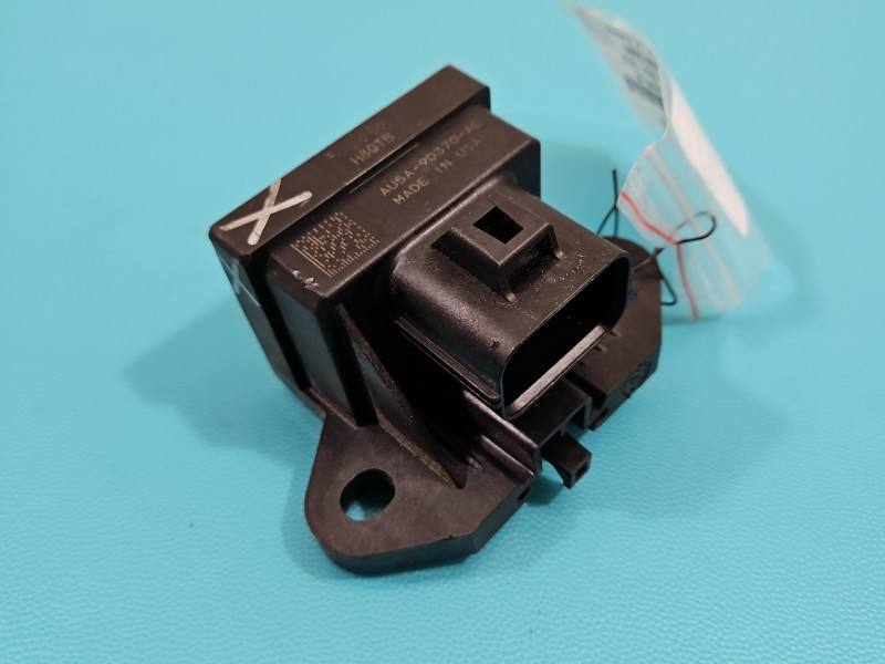 Реле Ford Mustang AU5A-9D370-AE
