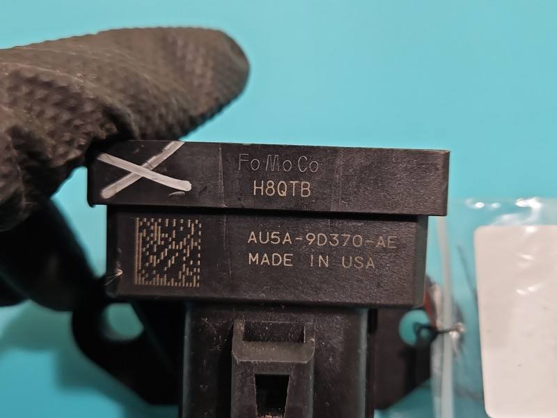 Реле Ford Mustang AU5A-9D370-AE — фото деталі 3