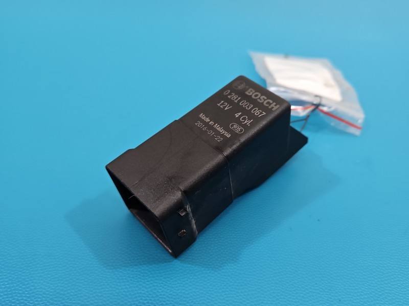 Реле Mercedes Vito 0281003067