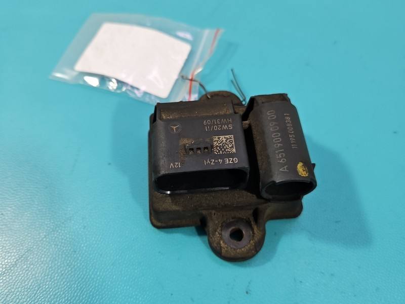 Реле Mercedes E W212 A6519000900 — фото детали 2