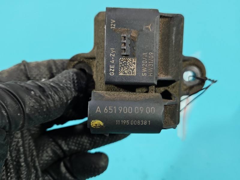 Реле Mercedes E W212 A6519000900 — фото детали 6