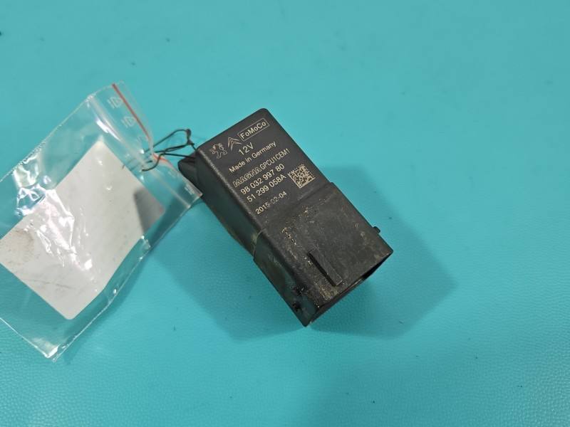 Реле Citroen C4 9803299780