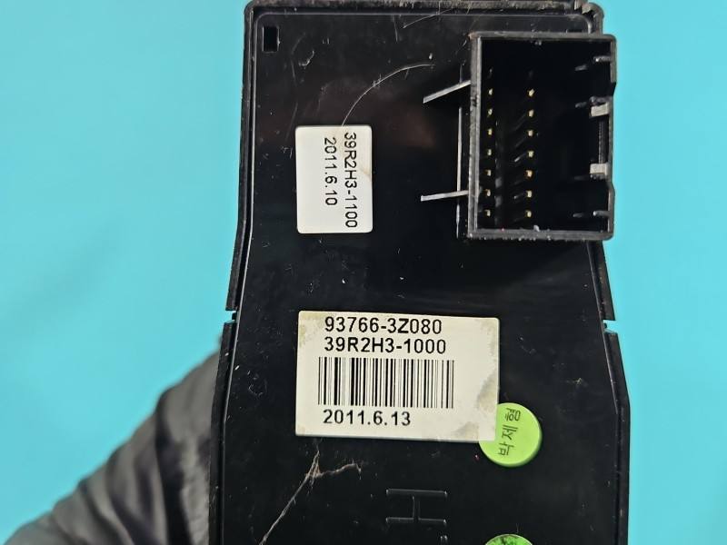 Блок кнопок ручника Hyundai I40 93766-3Z080 — фото деталі 7
