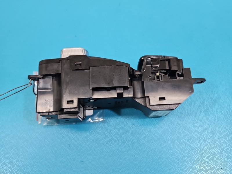 Блок кнопок ручника Volvo S90 31443829 — фото деталі 3