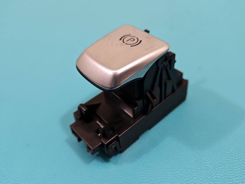 Блок кнопок ручника Mercedes C W205 A2059056603