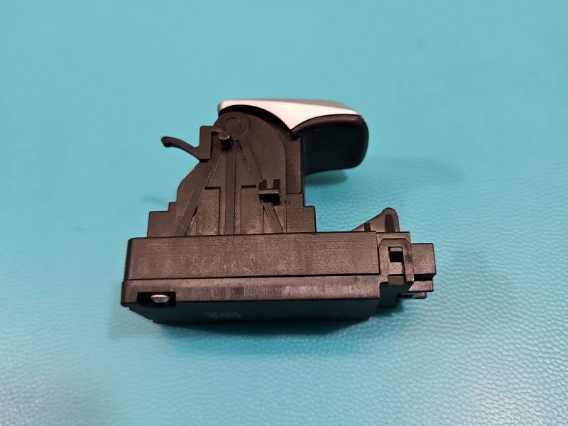 Блок кнопок ручника Mercedes C W205 A2059056603 — фото деталі 3