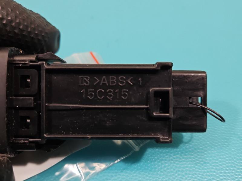 Блок кнопок ручника Toyota Auris 15C315 — фото деталі 4