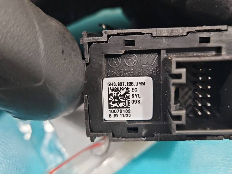 Блок кнопок ручника Volkswagen Caddy 5H0927225U — фото деталі 5