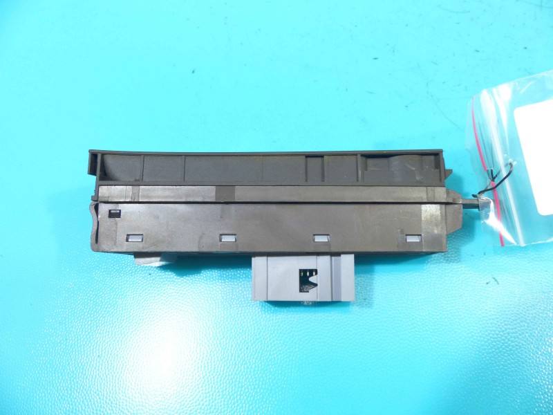 Блок кнопок ручника Volkswagen Passat CC 3AB927137B — фото деталі 3
