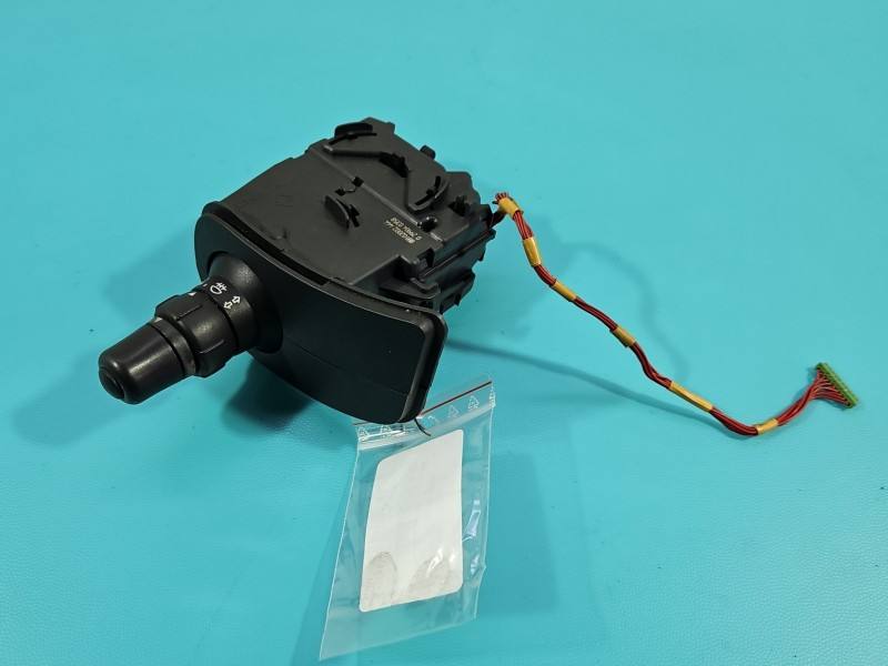 Підрульовий перемикач світла поворотів Renault Modus 88102002444