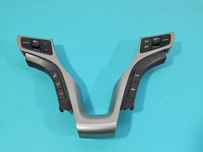Кнопки керма мультируль Hyundai I40 36790-3Z100RY — фото деталі 2