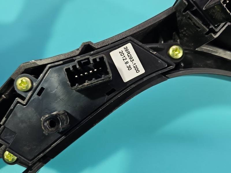 Кнопки керма мультируль Hyundai I40 36790-3Z100RY — фото деталі 6