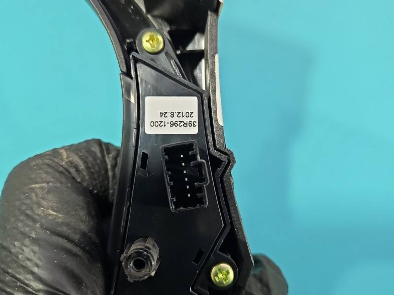 Кнопки керма мультируль Hyundai I40 36790-3Z100RY — фото деталі 4