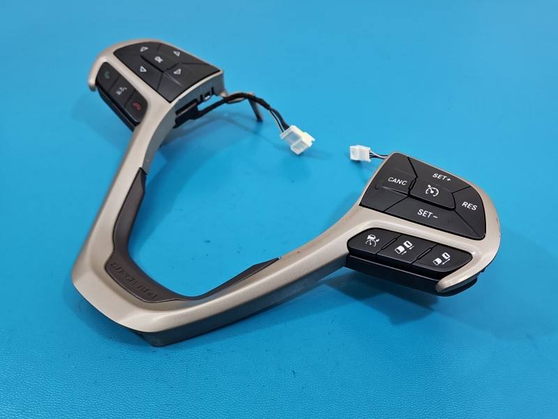 Кнопки керма мультируль Jeep Grand Cherokee P68245342AA