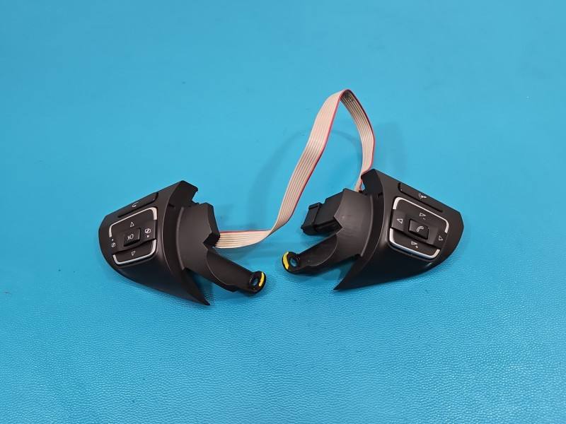 Кнопки керма мультируль Volkswagen Passat B7 4E0971980 — фото деталі 2