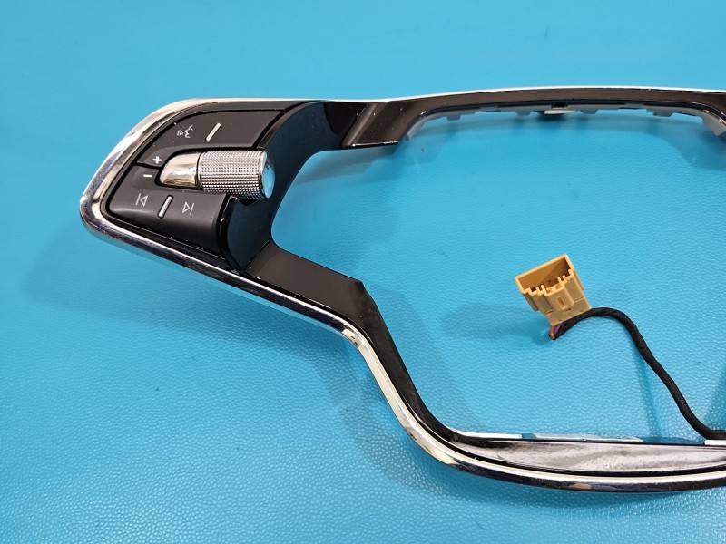 Кнопки керма мультируль Skoda Scala 5E3919719H — фото деталі 4