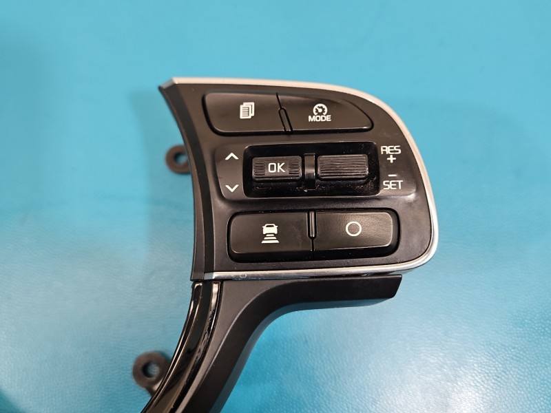 Кнопки керма мультируль Kia Niro 96720-G5450 — фото деталі 3