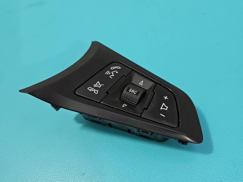 Кнопки керма мультируль Opel Astra K 13470315