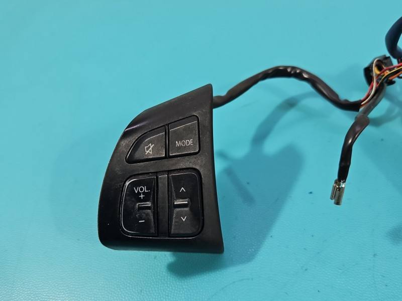 Кнопки руля мультируль Suzuki Vitara — фото детали 3