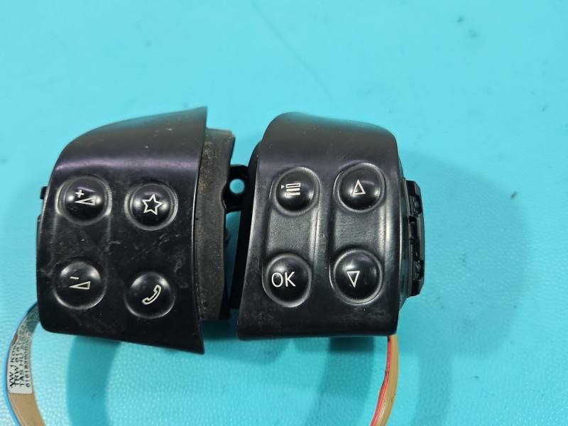 Кнопки керма мультируль Volkswagen Touran 1P0959542 — фото деталі 2