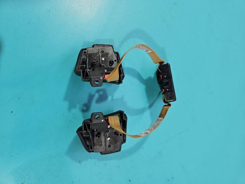 Кнопки керма мультируль Volkswagen Touran 1P0959542 — фото деталі 6